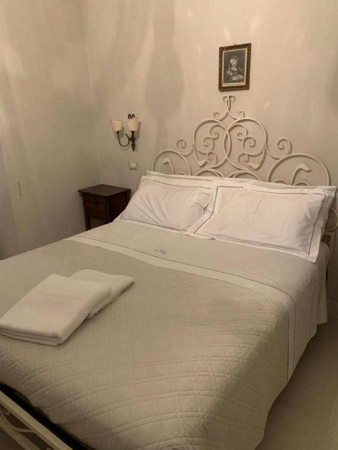 Готель Relais Real Collegio Нолі Екстер'єр фото