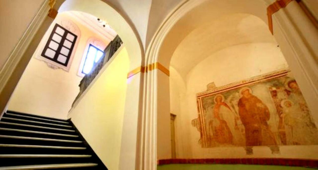 Готель Relais Real Collegio Нолі Екстер'єр фото